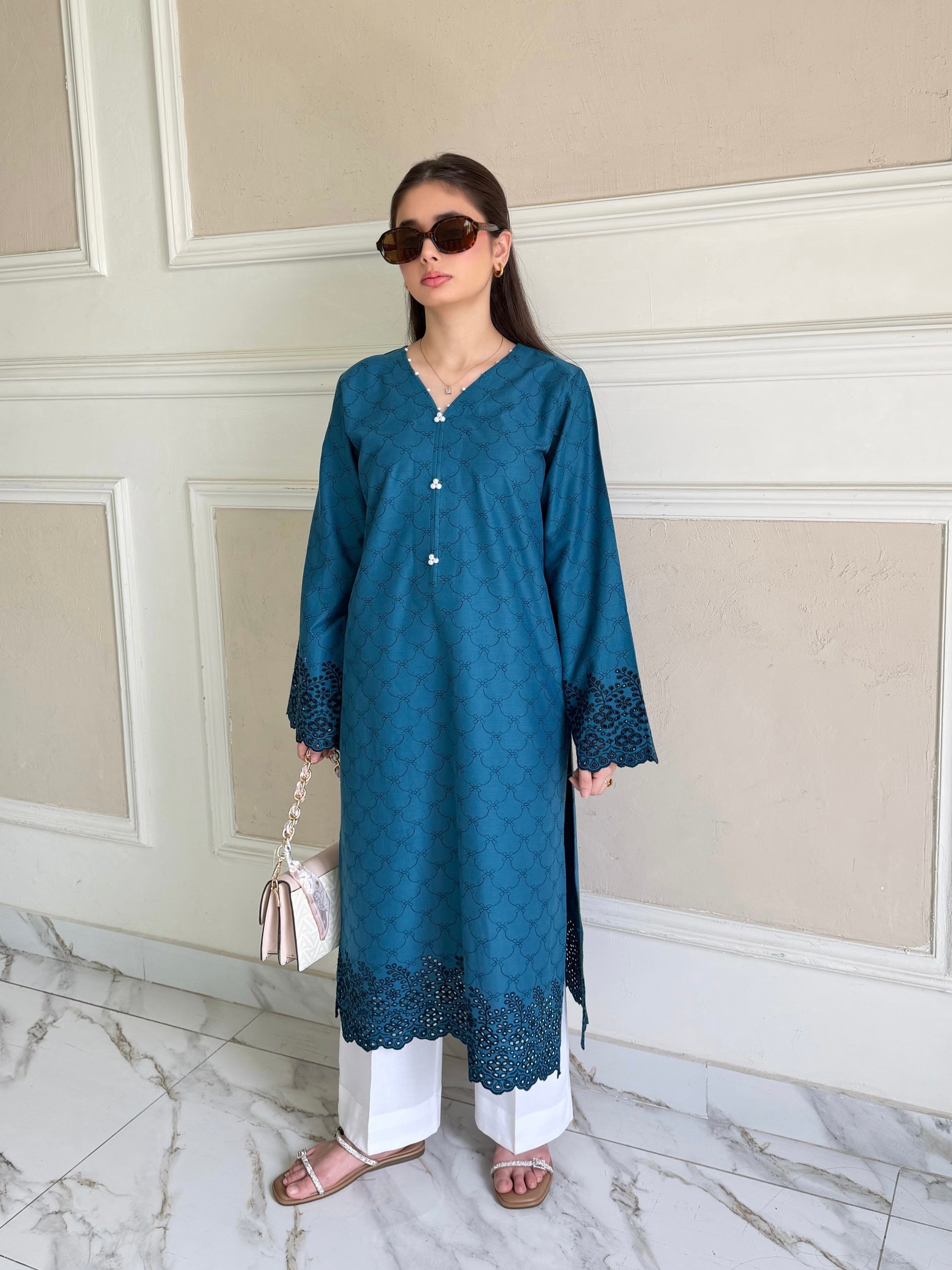 Vion - Fully Embroidered Kurta