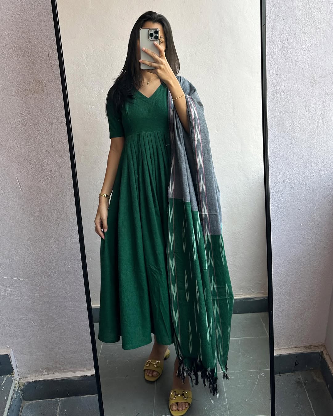 Charusha Sharanya Green Suit Set