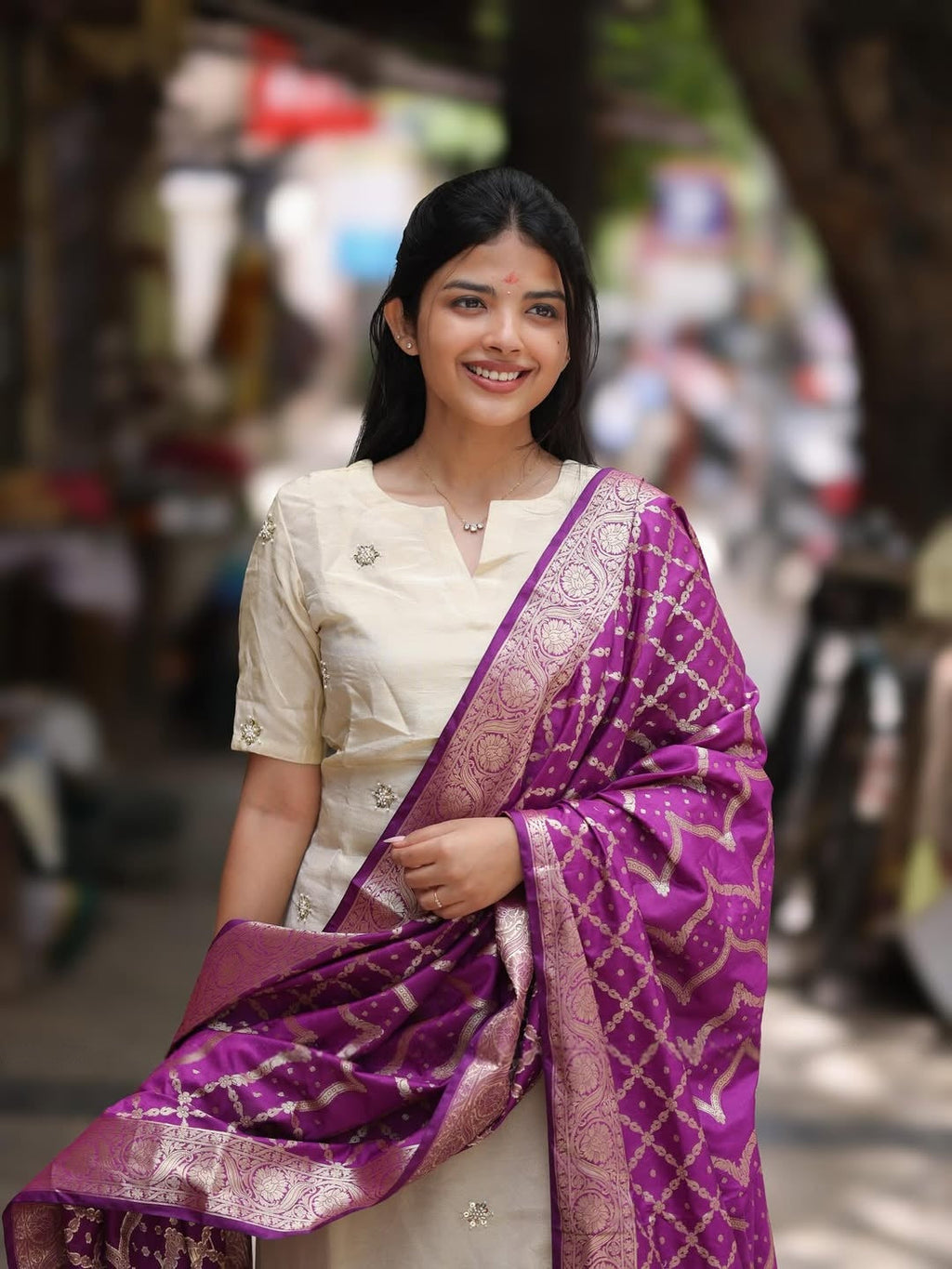 Yashoda Shrungar Tissue Handwork Kurti Banarasi Set