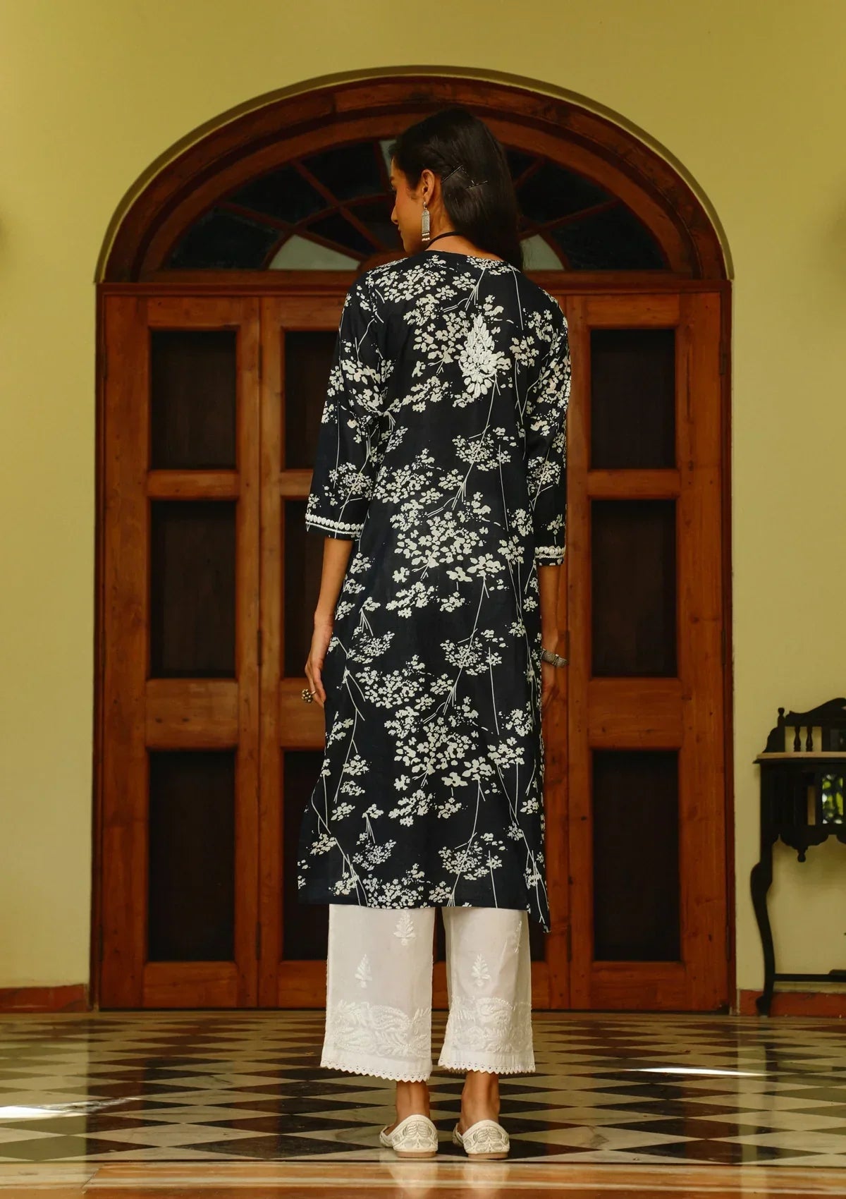 Anaya White Chikankari Mulmul Kurta