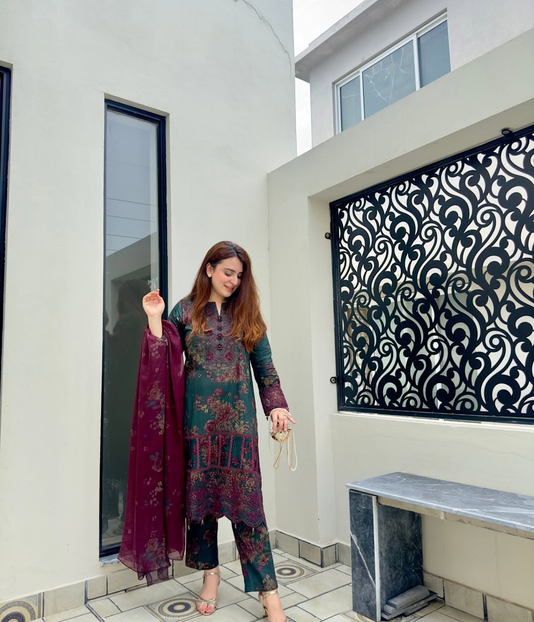 Ishita Luxury Lawn Pret Dupatta Set